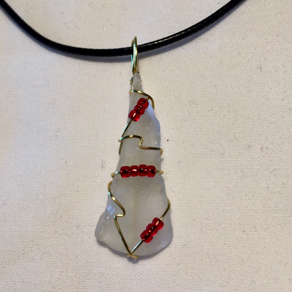 HAND CRAFTED Seaglass Beaded Pendant Necklace
